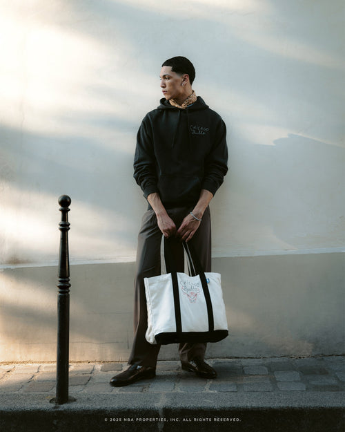 WMOZANAMCHICAGO#color_ivory-black-red